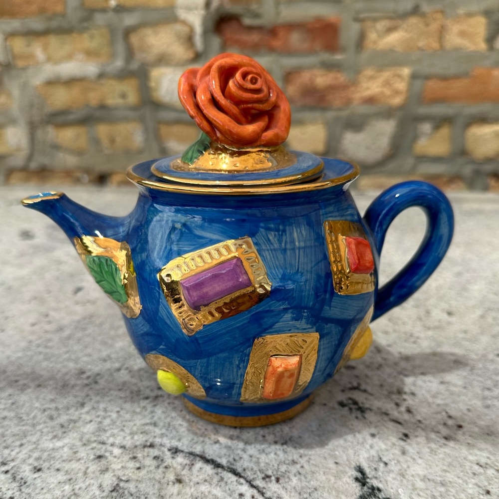LIKE NEW Functional Artistic Teapot